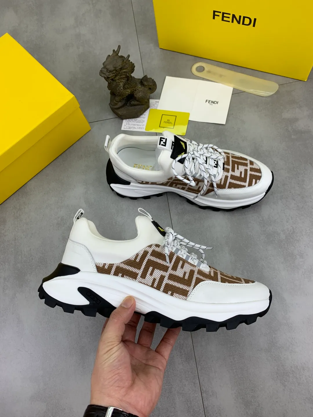 ​Men's shoes 💰P440 💰【New】Little monster 🆘 New FENDI 🕶️🕶️Simple routing effect, showing an elegant and cool driving shoe 🎬Using imported calfskin + first-layer pigskin lining🐂Excellent material🎬Detailed workmanship 🤗Comfortable foot feel➰➰. ​Pair it with any outfit to show your taste and temperament, low-key luxury ♻️Design ​simple and elegant ​noble and fashionable 🍃​Very loved and favored by trendy men 💓❤️Size: 38-44 (45 customized) 3️⃣ colors available
